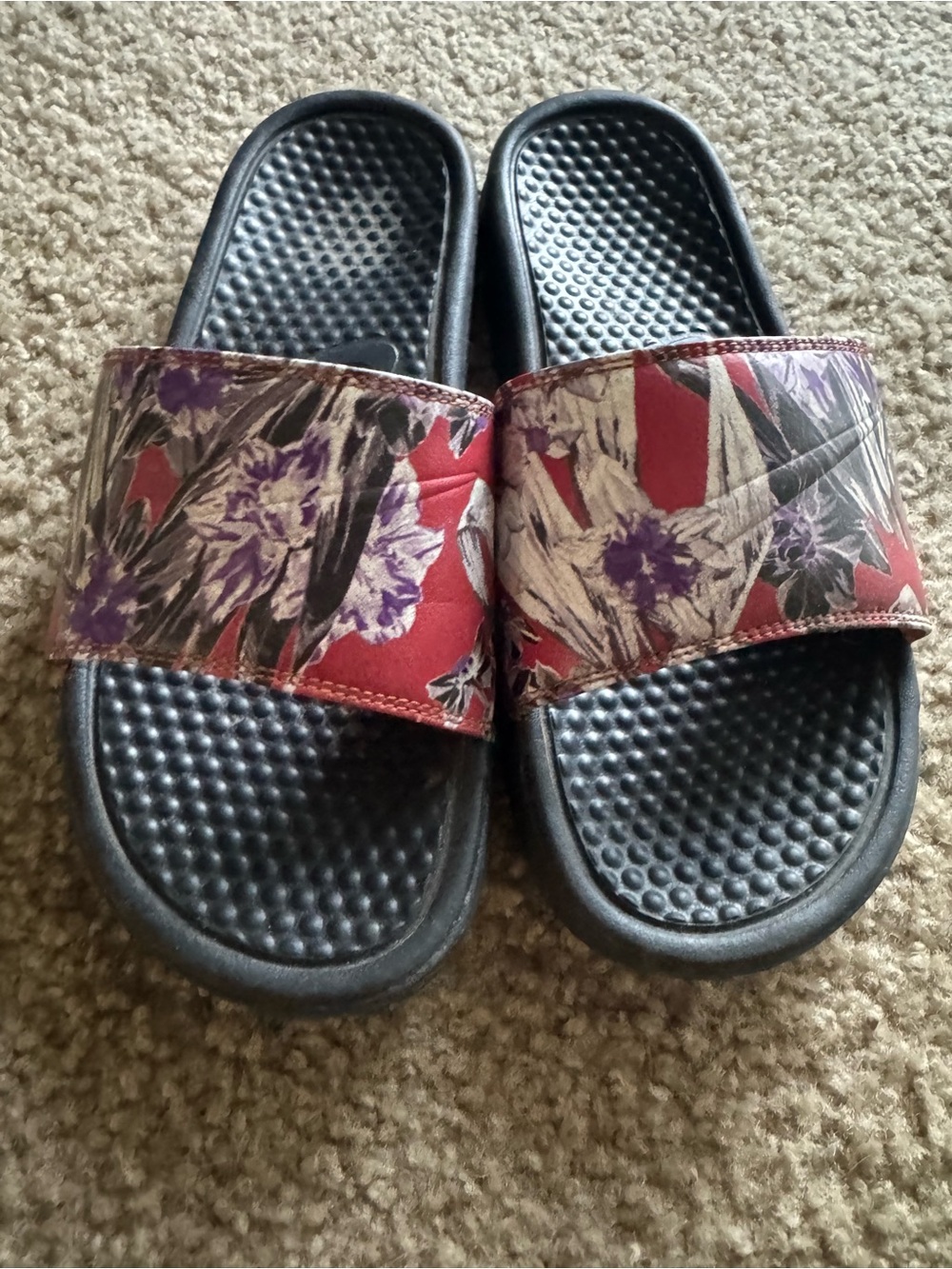 Nike Women's Black and Red Floral Slide Sandals